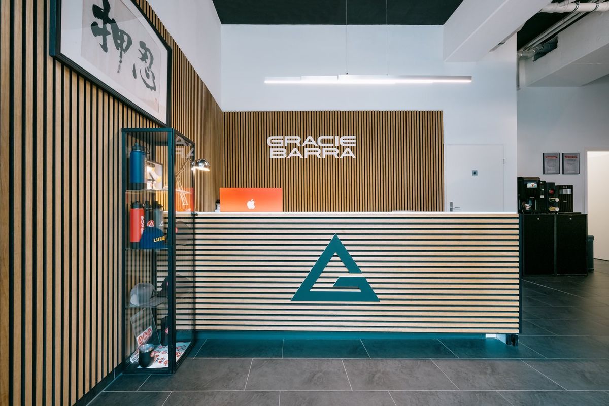 gracie barra sternschanze front desk